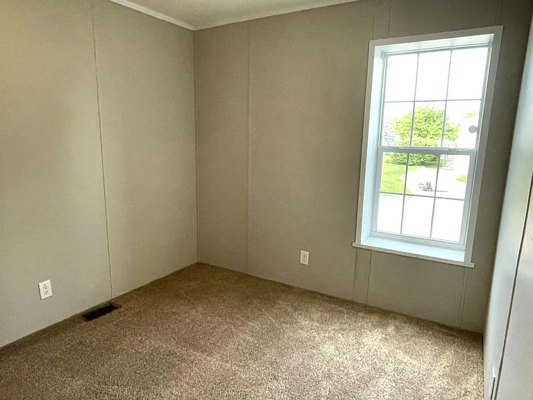 473 Linda Ln — Photo 14