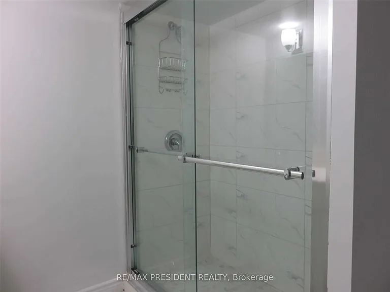 32 Ventura Ave #BASEMENT — Photo 11