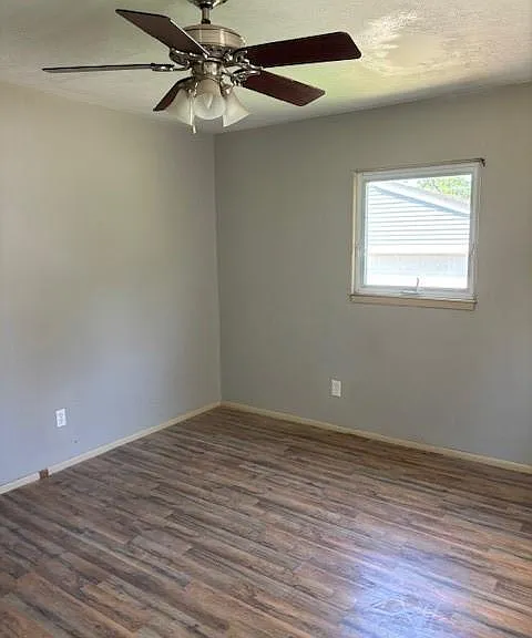 10613 Nelson Ave — Photo 22