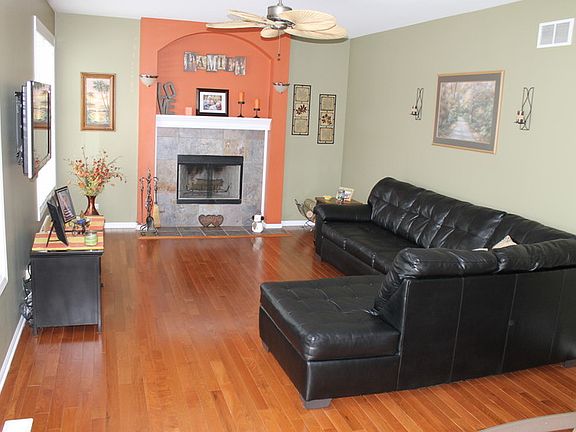 3rd image of 21 Hilltop Ln