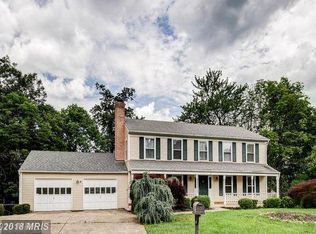 11 Barnswallow Ct, Sterling, VA 20164