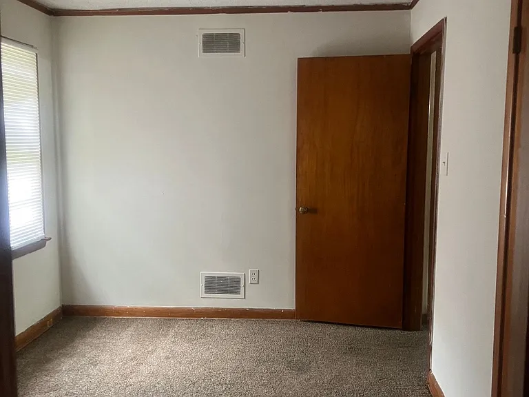 1800 Hunter Ave — Photo 6
