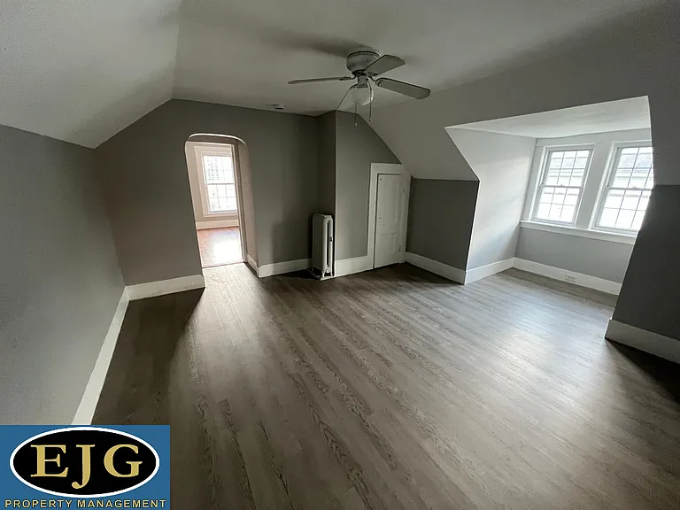 101 Pearl St #3 — Photo 4