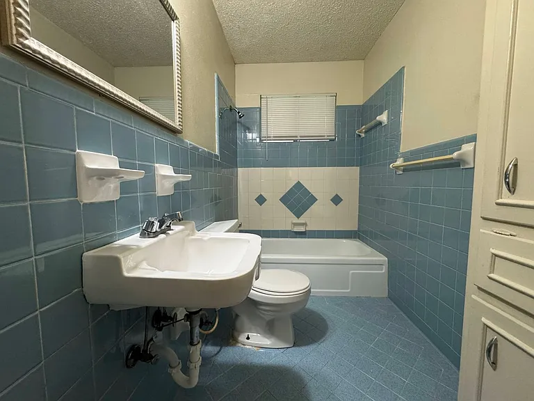 806 Safady St — Photo 13