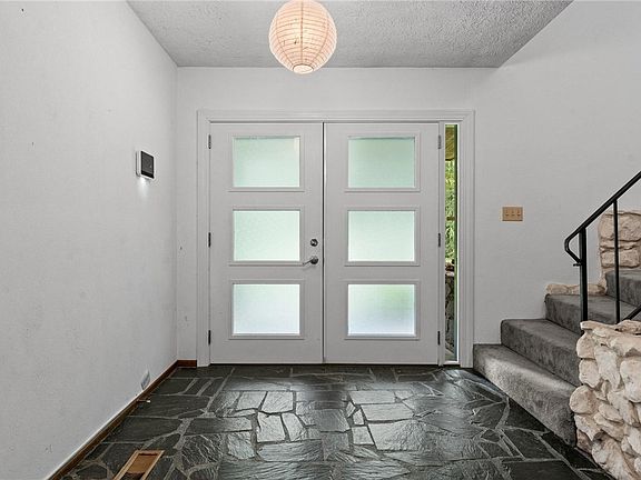 5th image of 855 McBee Rd