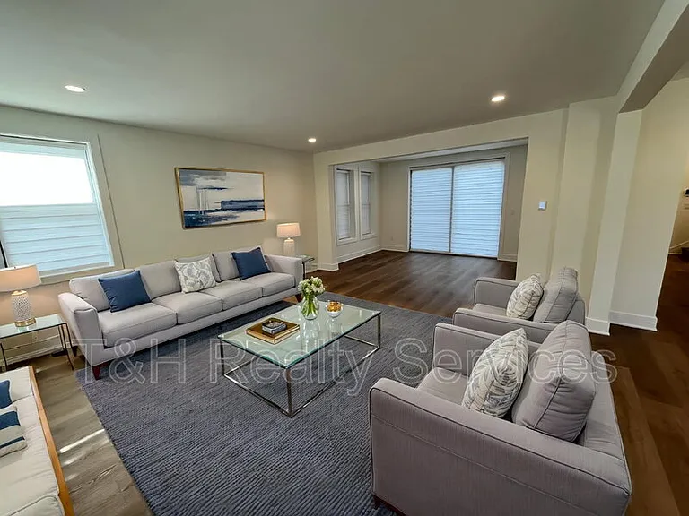 818 Union St — Photo 3