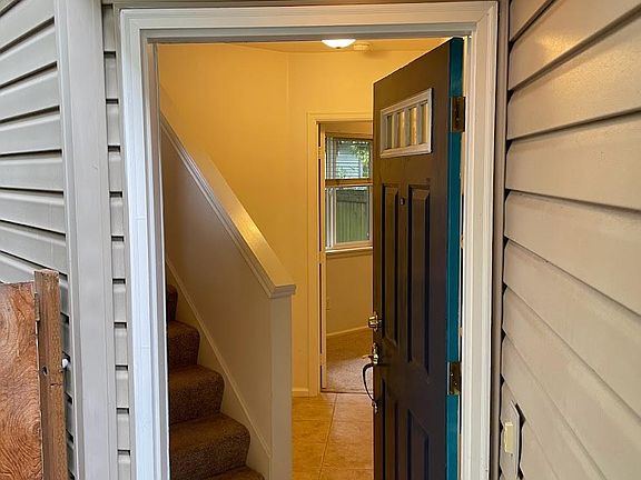 2nd image of 6814B Oswego Pl NE