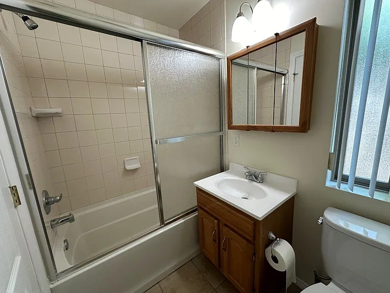 12540 Moorpark St — Photo 13