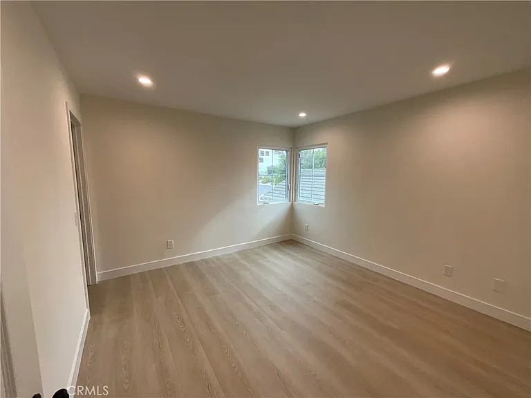 22 Byron Close — Photo 24