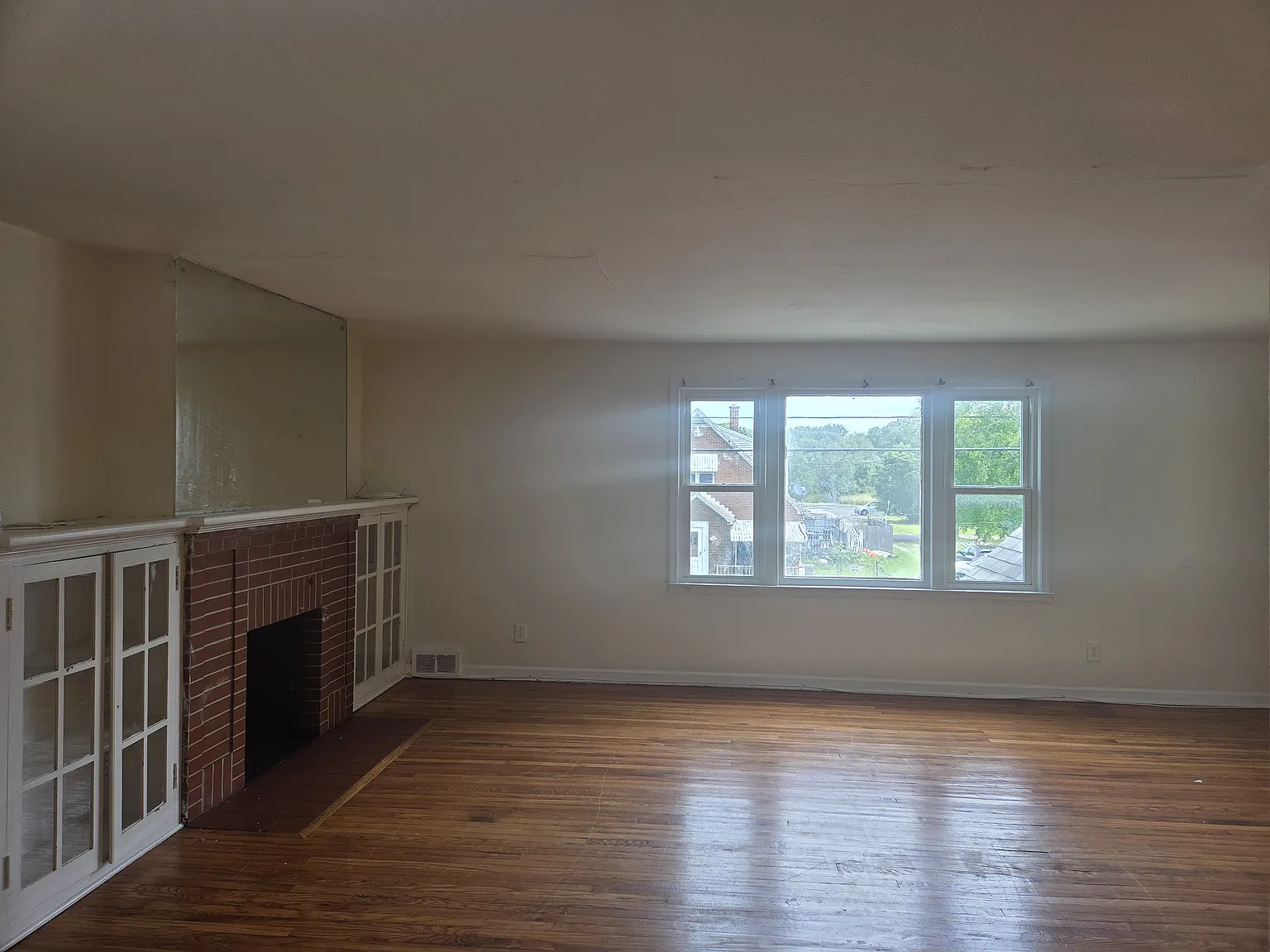 2 bed, $1,100 — Photo 3