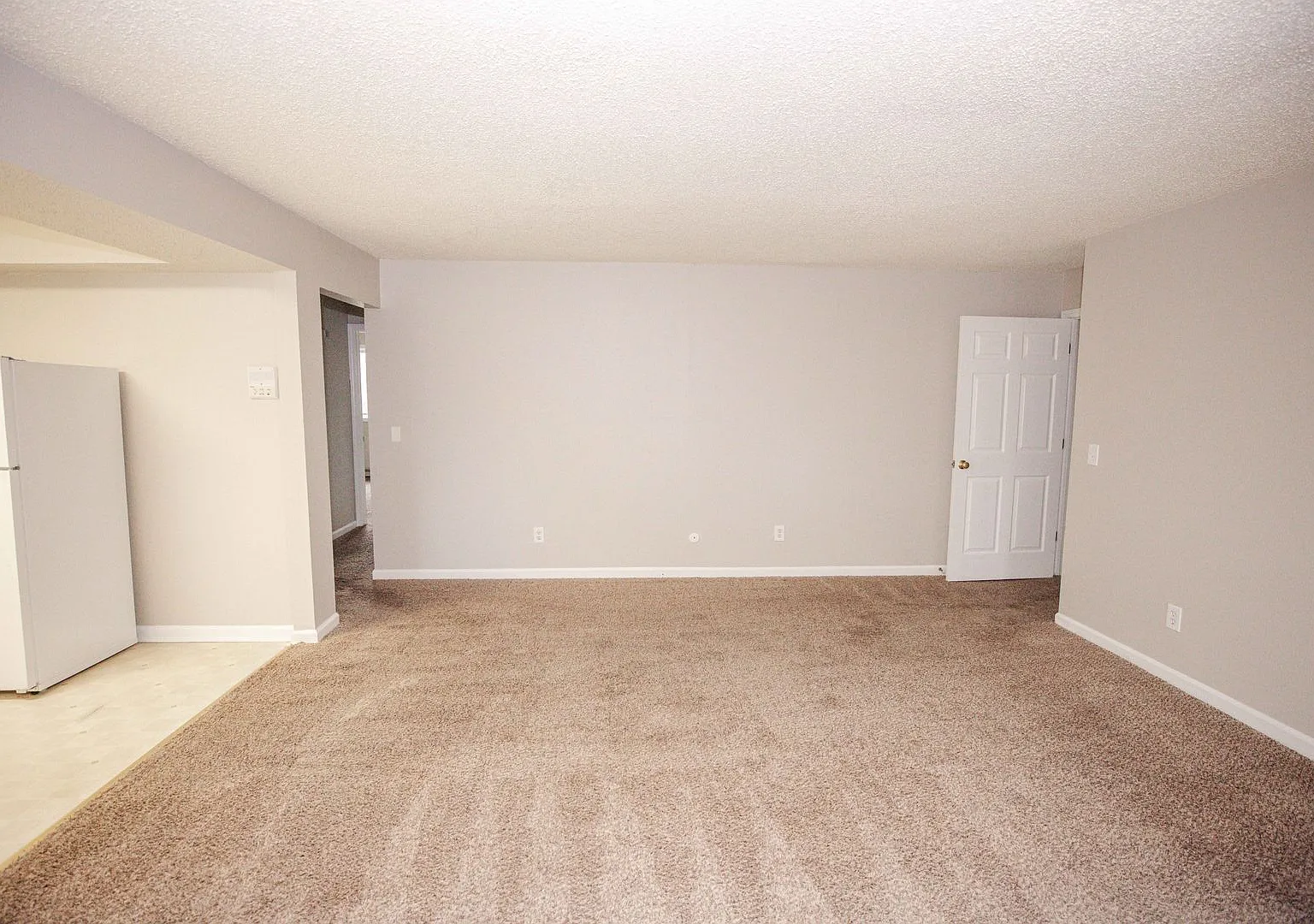 6730 Hill Avenue — Photo 2