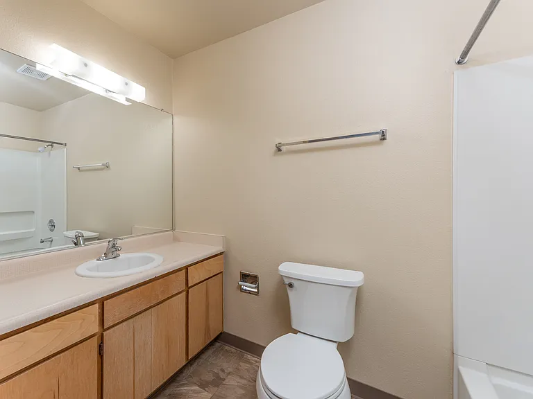 Meadowrock Apartments — Photo 11