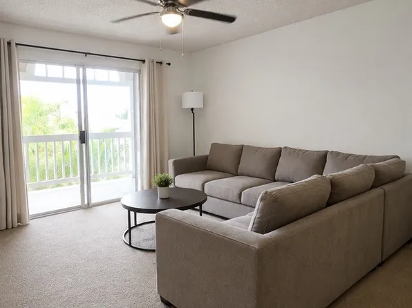 94-537 Lumiaina St APT W204, Waipahu, HI 96797