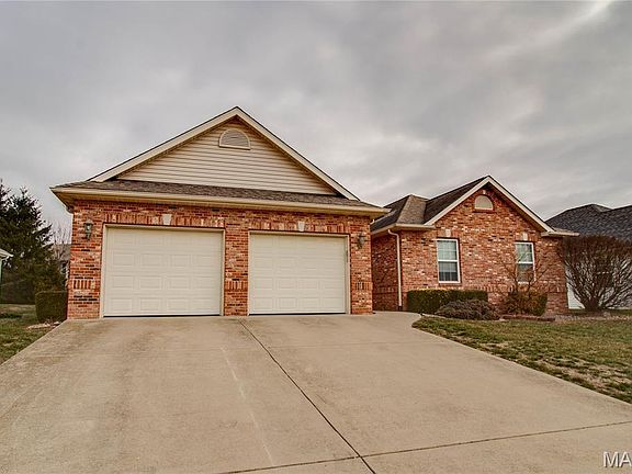 3rd image of 4627 Wisteria Dr