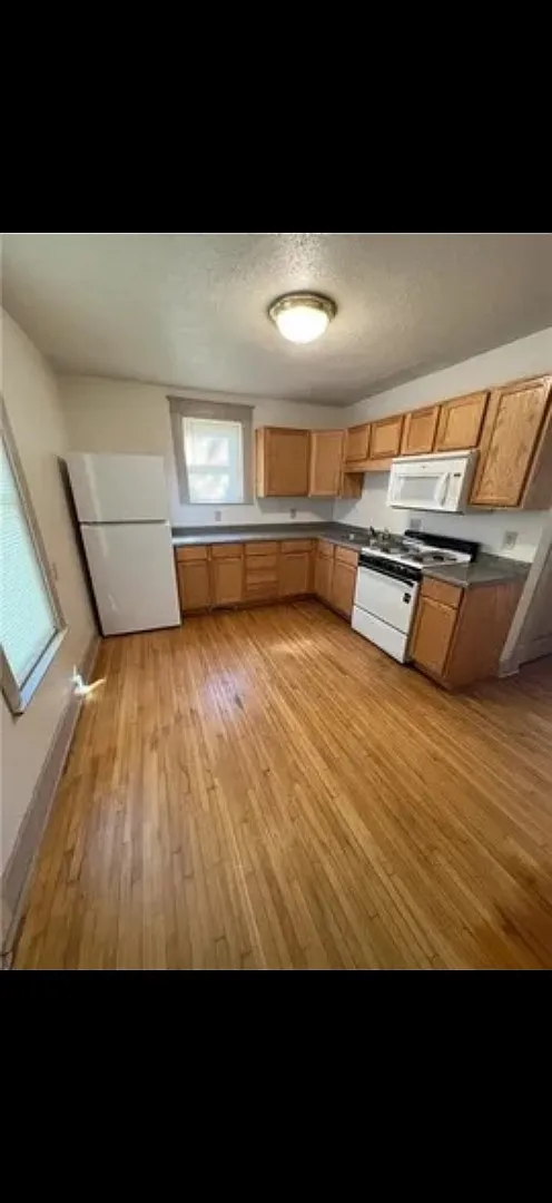 Unit Photo - 515 Balcom St #515