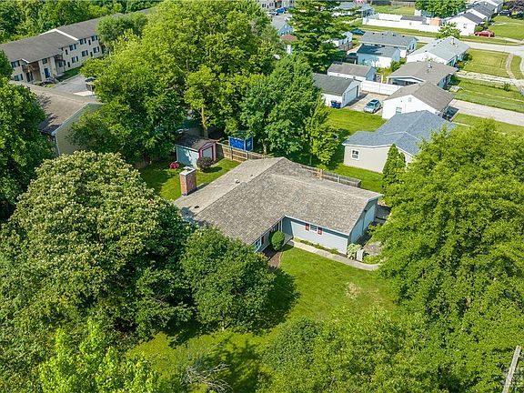 5th image of 1301 Severs Dr