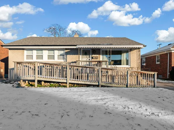 25534 Normandy St, Roseville, MI 48066