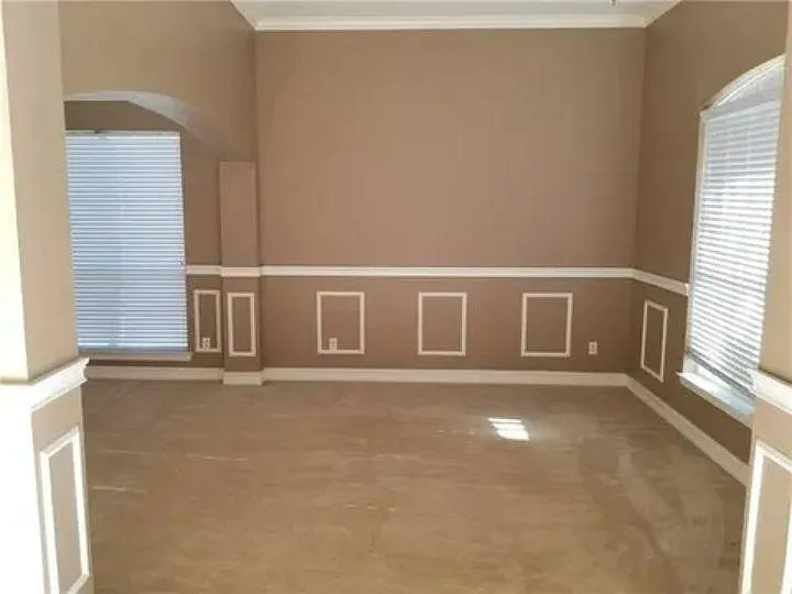 2304 Hillary Trl — Photo 13
