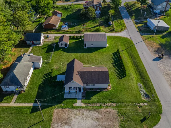 205 E Grove St, Wheatfield, IN 46392