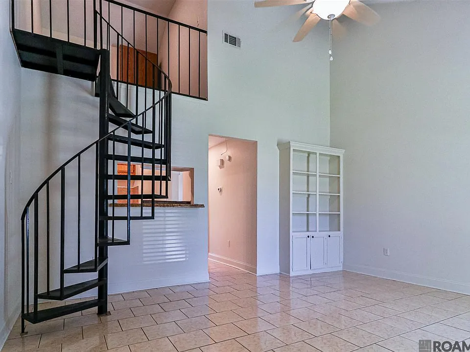 402 Lee Dr #6D
