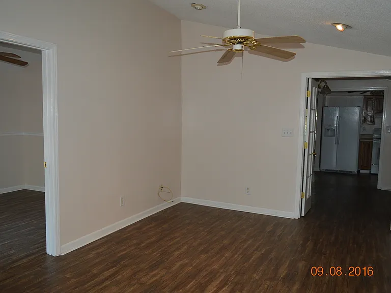 1115 Hickory Ave — Photo 10