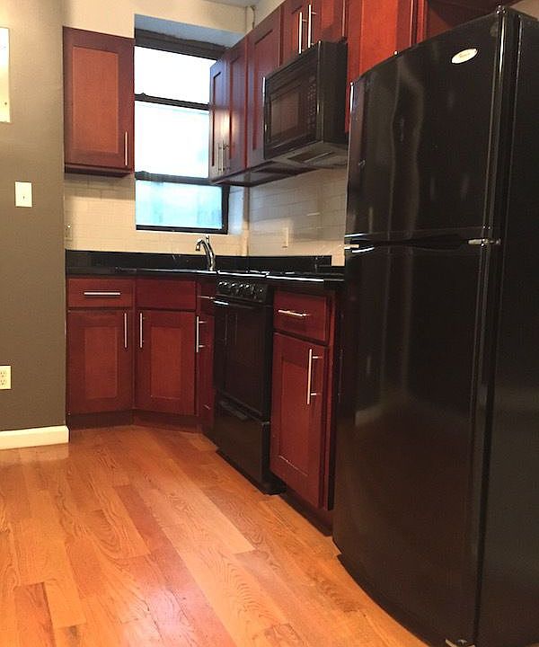 2nd image of 208 E 124th St APT 8