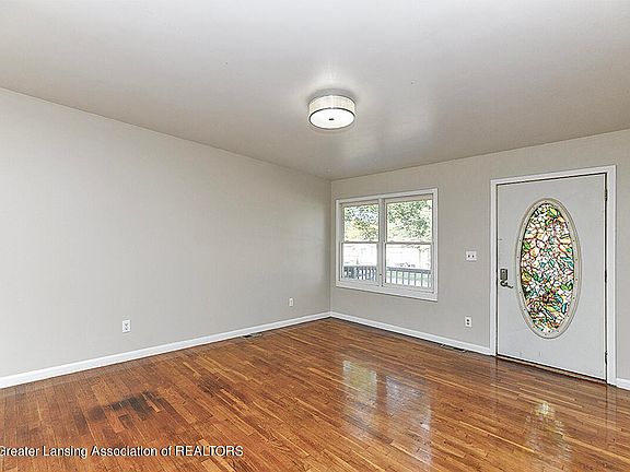 5th image of 3011 Glenbrook Dr