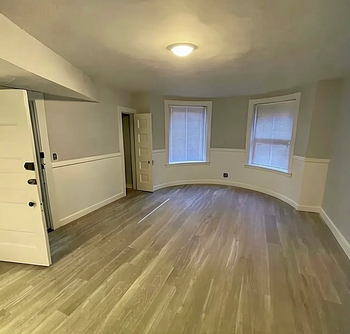 Studio, $2,200 — Photo 1