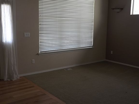 4th image of 18117 17th Avenue Ct E