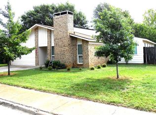5402 Queens Ct, Lake Dallas, TX 75065