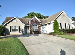 5883 Meadowfield Trce, Flowery Branch, GA 30542