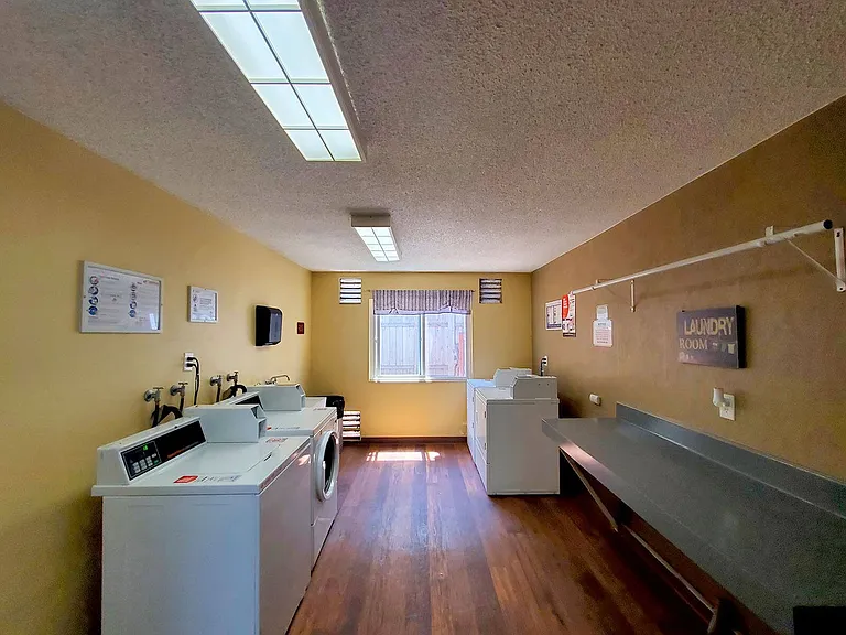 Villa Mesa Apartments — Photo 29