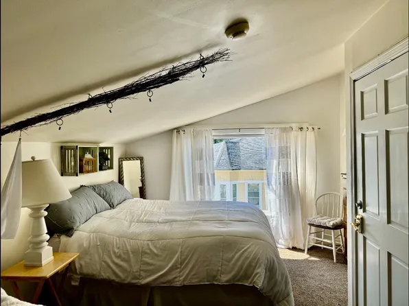 9 Garden St, Newburyport, MA