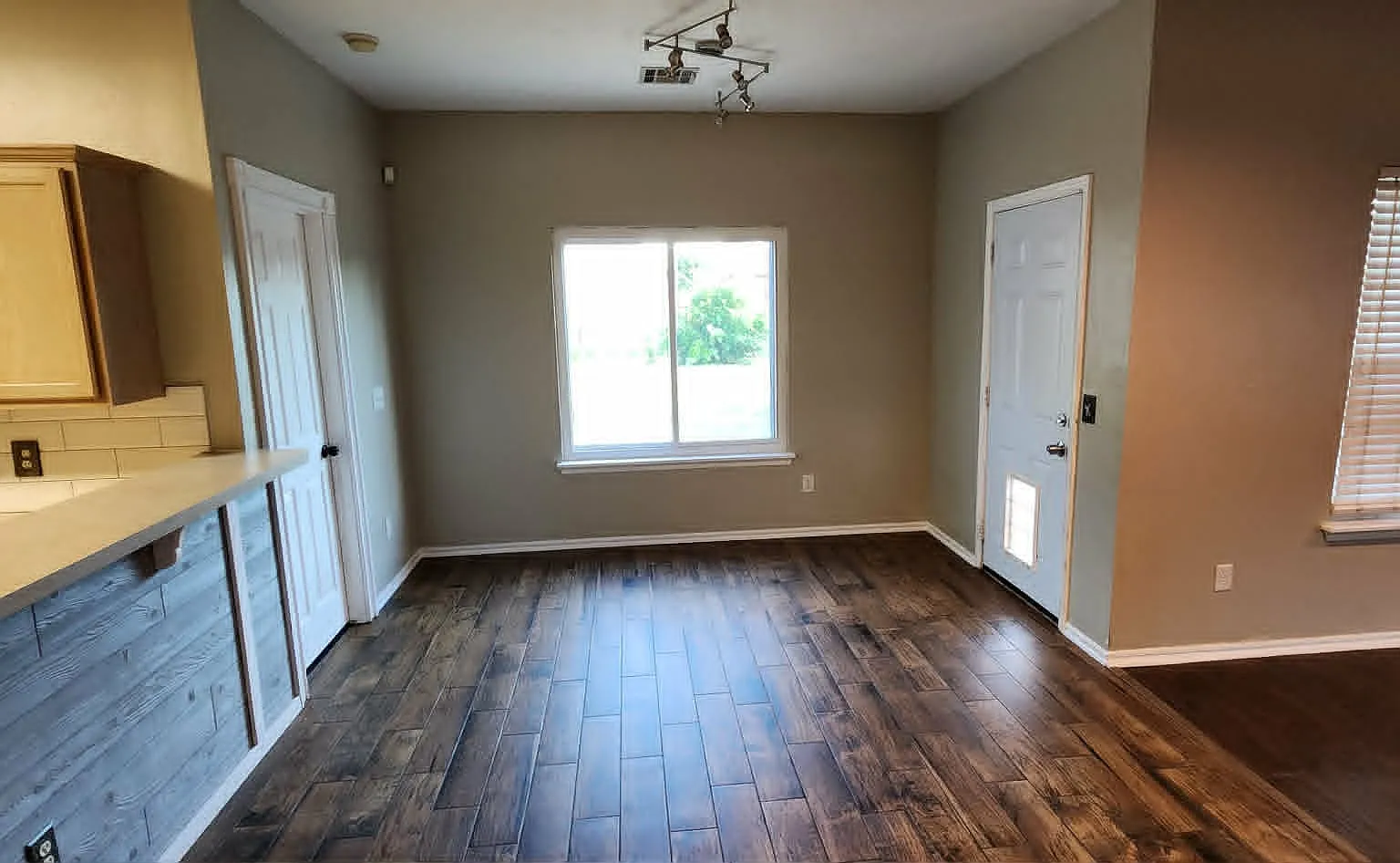3 bed, 1488 sqft, $1,550 — Photo 2