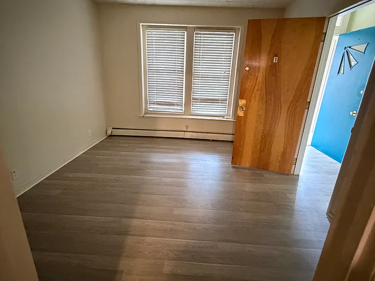 1030 Spring Garden St #1 — Photo 3