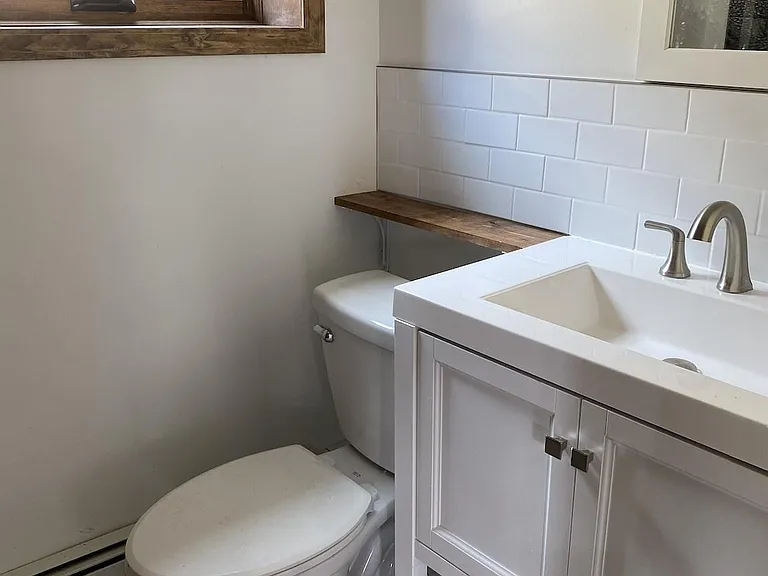 72 N Pearl St #1B — Photo 4