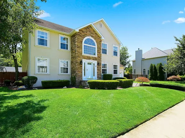 22 Cleveland Ave, Monroe Township, NJ 08831