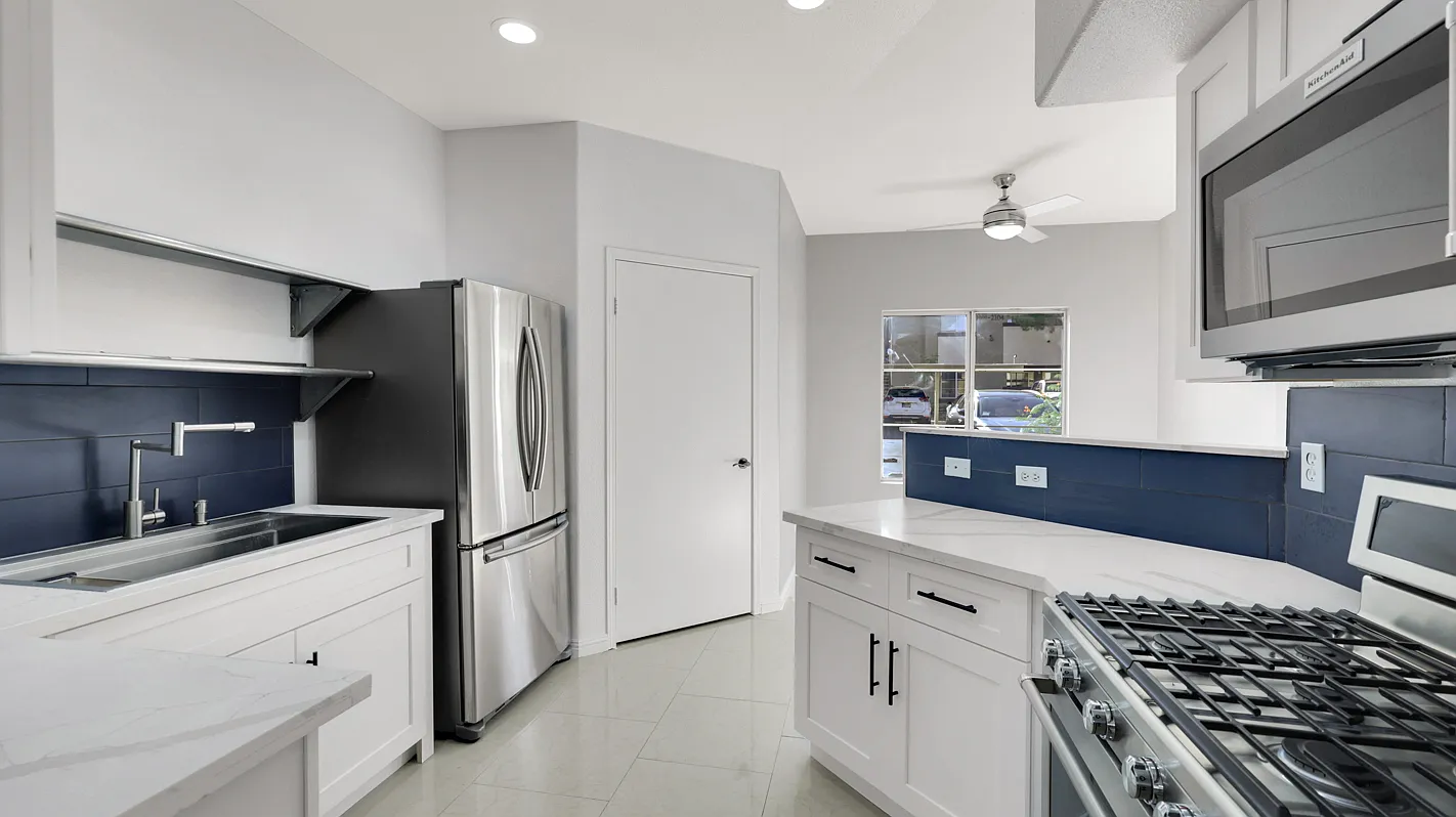 Las Vegas Strip Guard Gated Condo — Photo 1