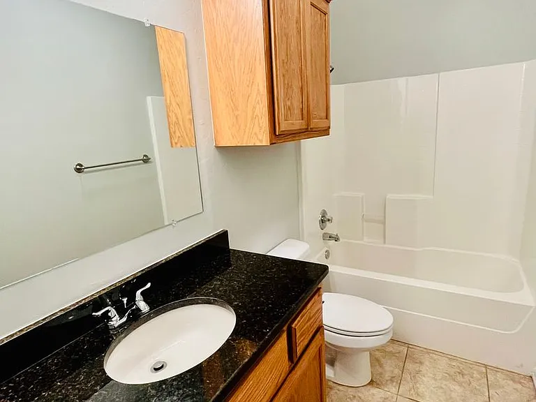 600 Rosemoor Ct — Photo 8