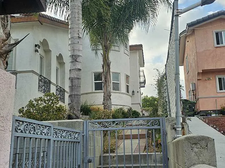 7425 Berne St — Photo 1