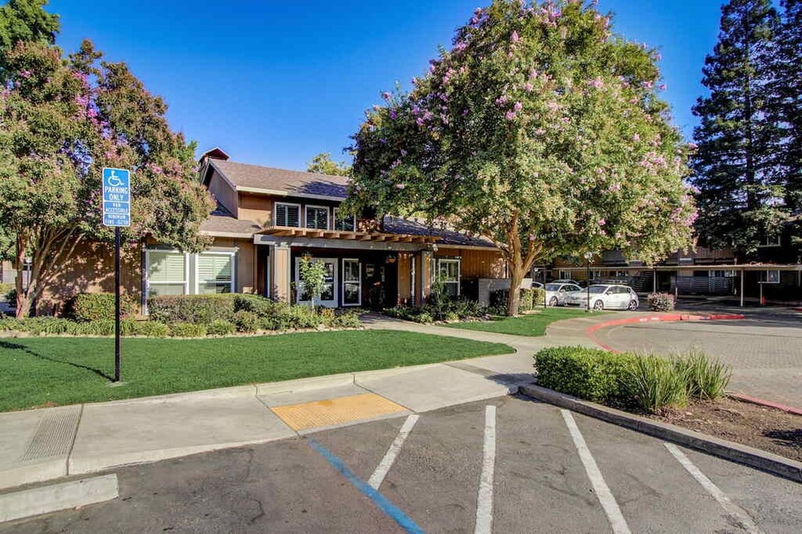 Gold Ridge Apartments Leasing Office