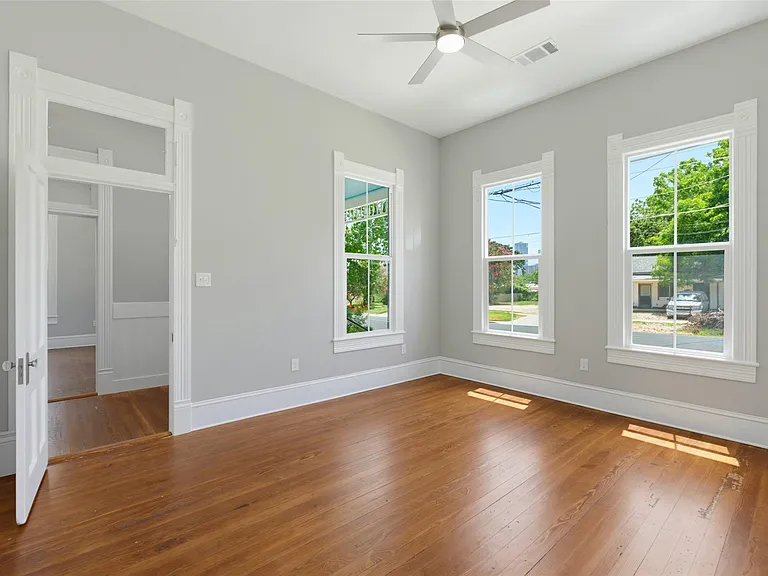 1159 San Bernard St — Photo 5