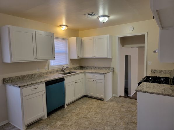 202 N Elgin Ave, Sperry, OK 74073