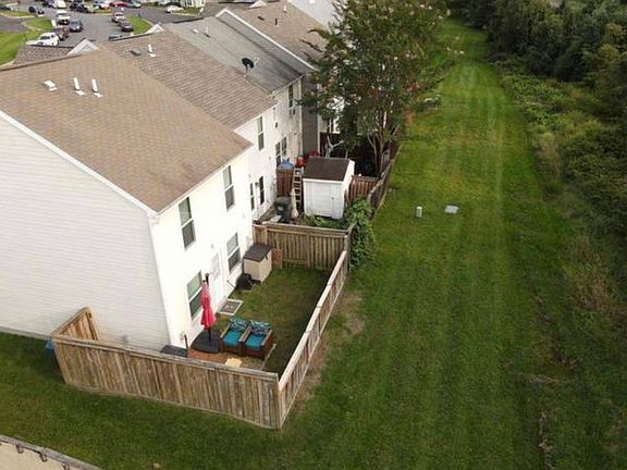 2nd image of 22364 Stablehouse Dr