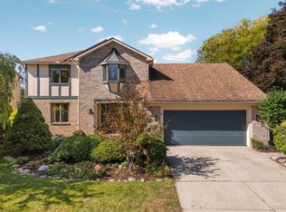 612 Burr Oak Dr, Ann Arbor, MI 48103