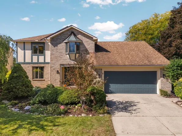 612 Burr Oak Dr, Ann Arbor, MI 48103