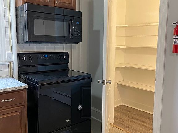 5th image of 248 N 11th St Floor 1