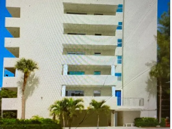 3581 S Ocean Blvd APT 2D, South Palm Beach, FL 33480