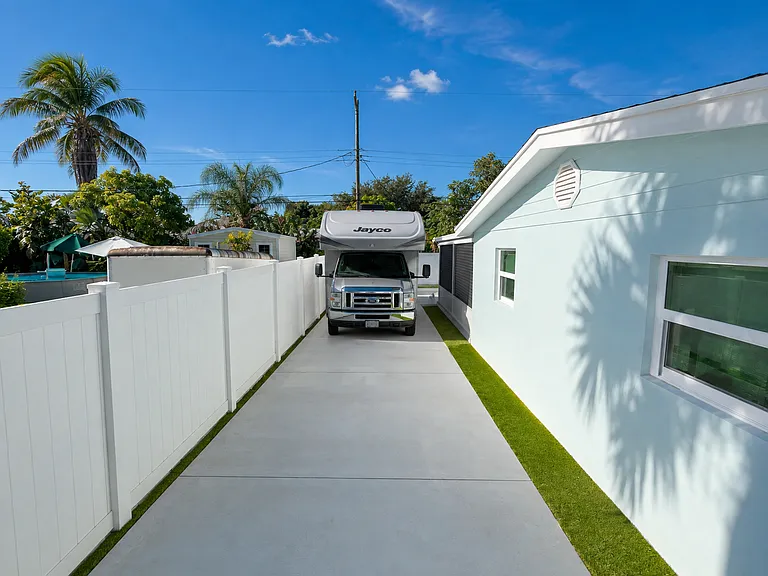 4370 Arbor Way — Photo 6