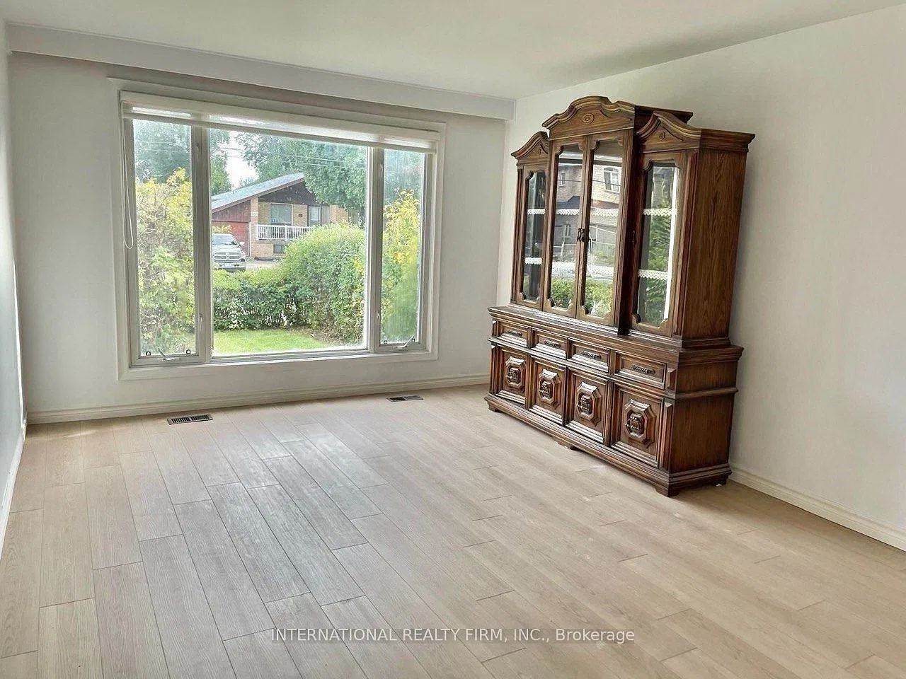 3 bed, $3,000 — Photo 3